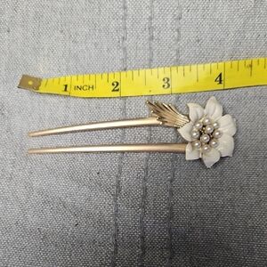 Elegant Gold and Cream Hair Pin